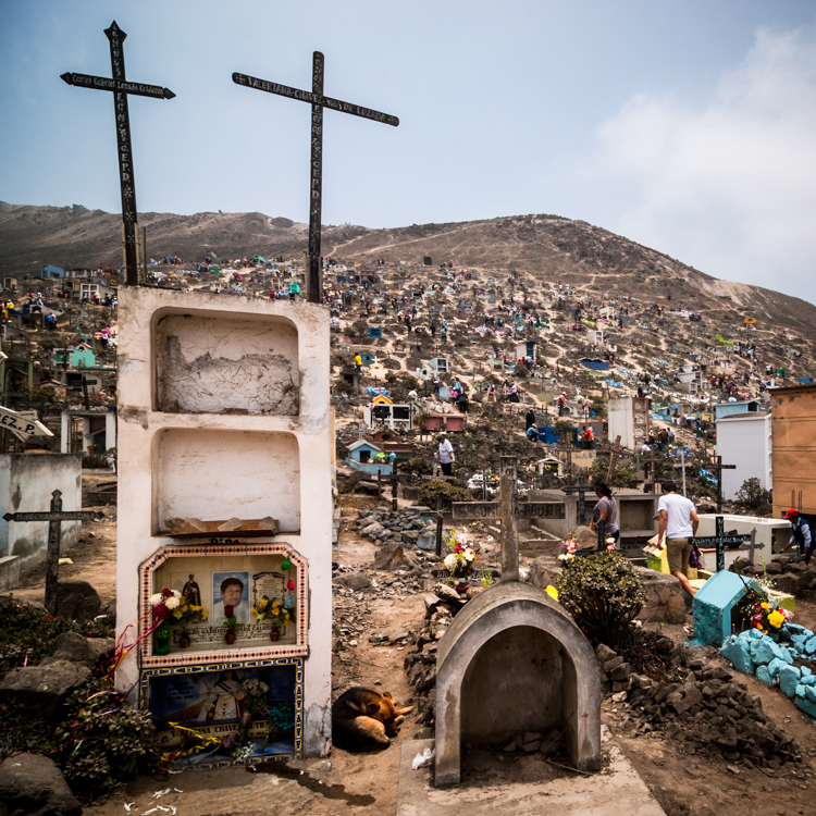 16  cementerio Lima Peru