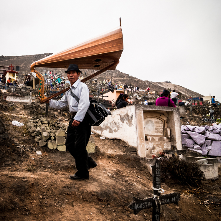 32  cementerio Lima Peru